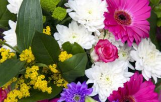 Allen's Flowers offers beautiful sympathy flowers